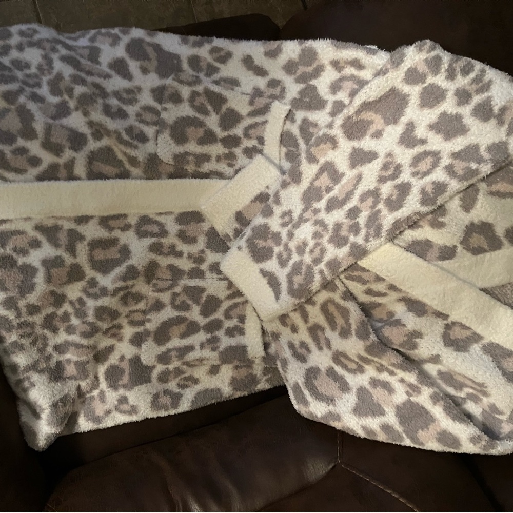 Luxe robes barefoot dreams pattern. Very soft and gorgeous.